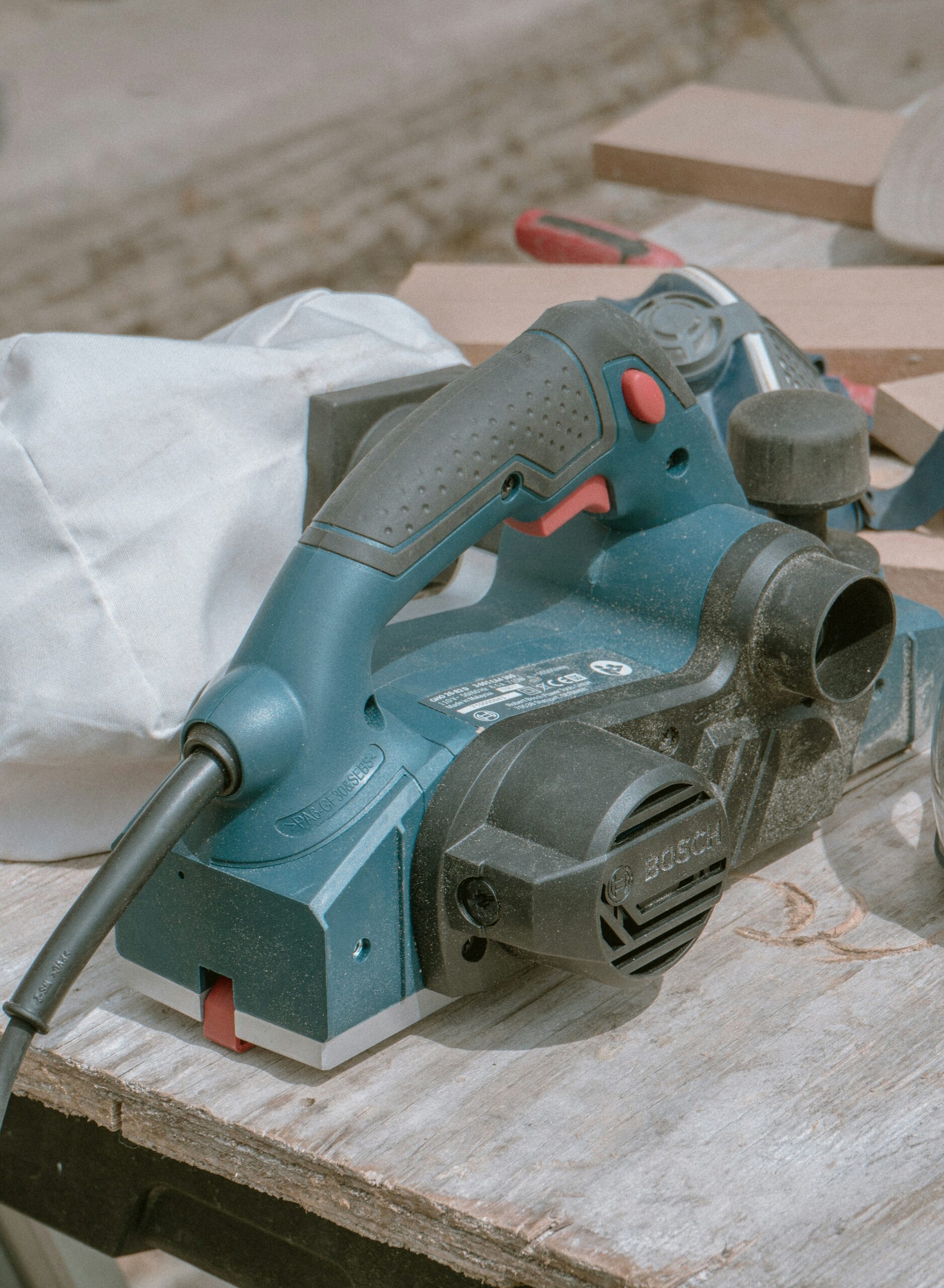 CIS or PAYE: Which Is Better for Employers in Construction?